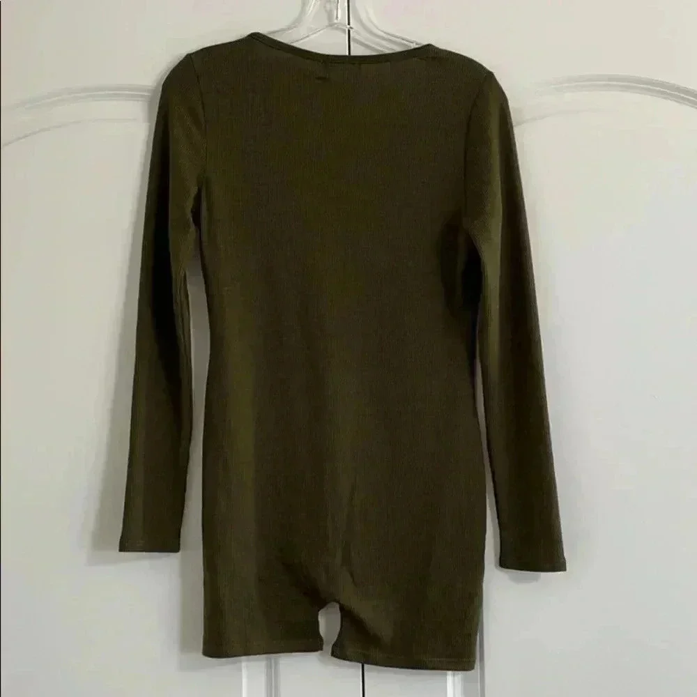 Popular 21 Ribbed Bodycon Romper NWOT​​